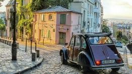 Balade en ville avec une 2cv