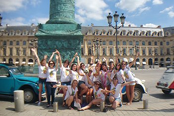 Citroën 2CV group in Place Vendôme for a wedding