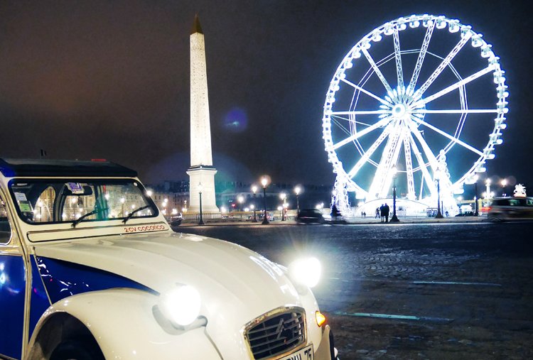 2cv in a Place de la Concorde